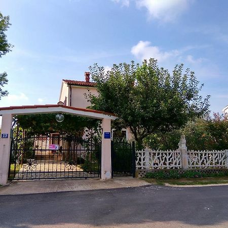 Apartment Gracijana Poreč Dış mekan fotoğraf